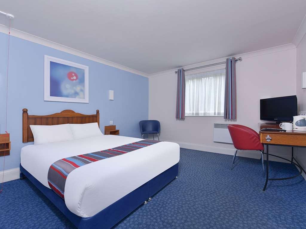 Travelodge Bournemouth Cooper Dean Habitación foto