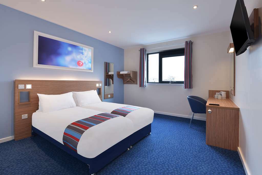 Travelodge Bournemouth Cooper Dean Habitación foto